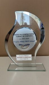 Secondo premio logo antibullo - Progetti "Bully FREE School” e “StarBENE ... Insieme"